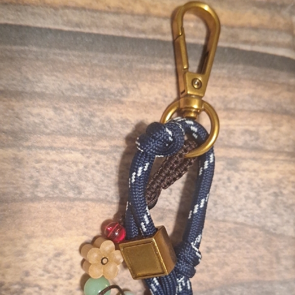 Adorable Cat Bag Charm Keychain with Blue Paracord Cord Tassel - Picture 5 of 6
